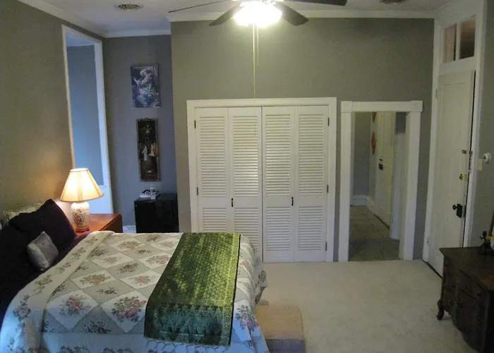Allegheny Street Bed & Breakfast