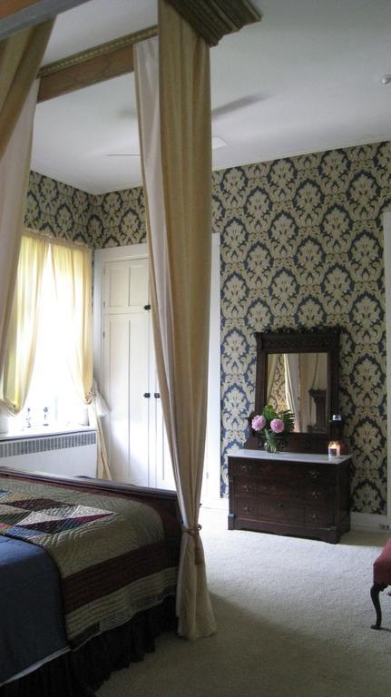 Allegheny Street Bed and breakfast