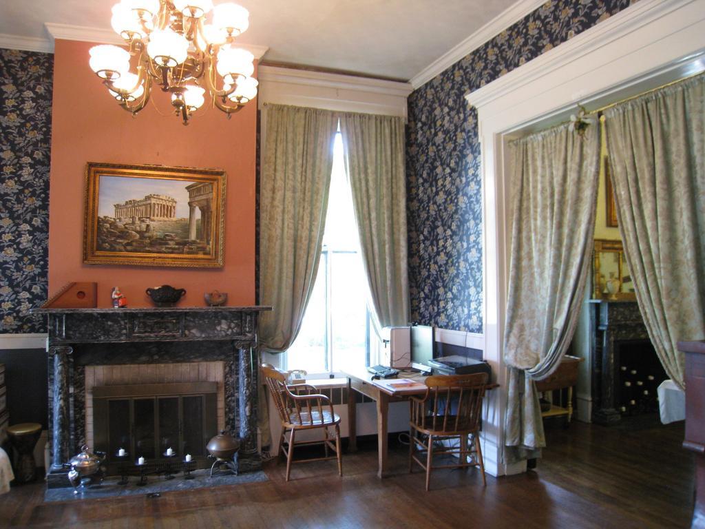 Allegheny Street Bed and breakfast 2*