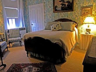 Allegheny Street Bed and breakfast 2*